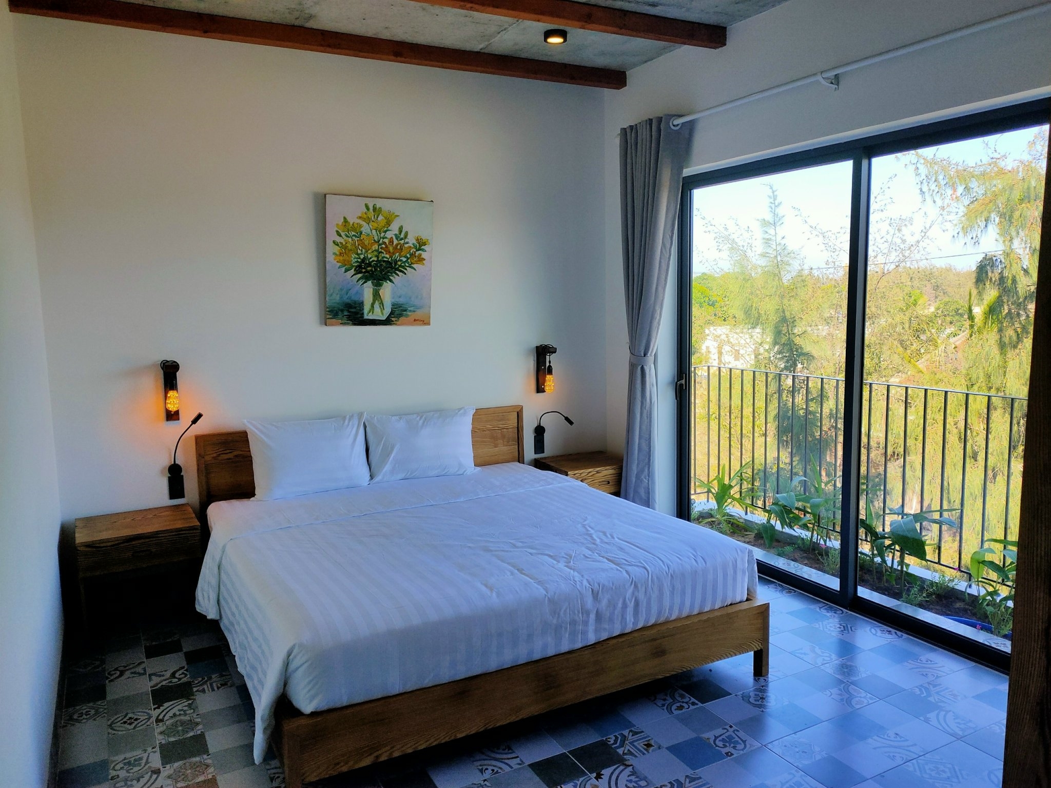 Cho thuê Homestay biển Hà My phòng 45m2 view sân vườn đủ nội thất và khu sinh hoạt chung tiện ích